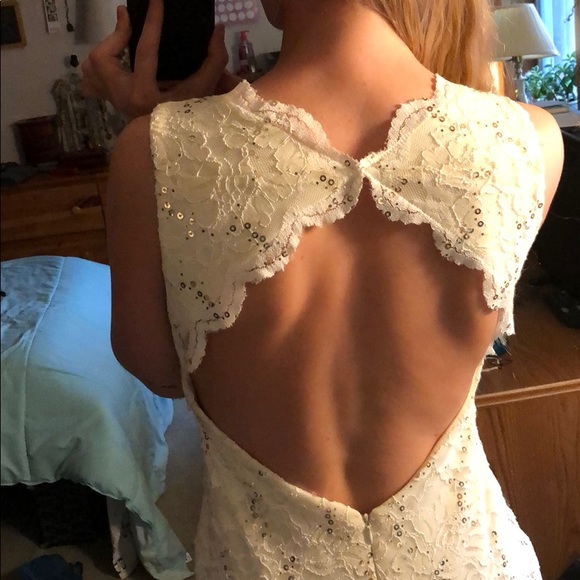 Lacey off-white prom dress 🌹 - Picture 5 of 8